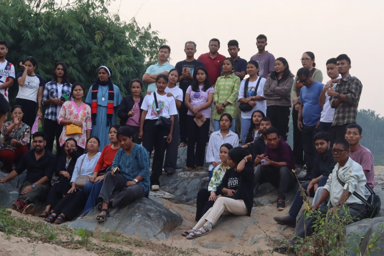 Staff members of Don Bosco Tikrikilla on a day out