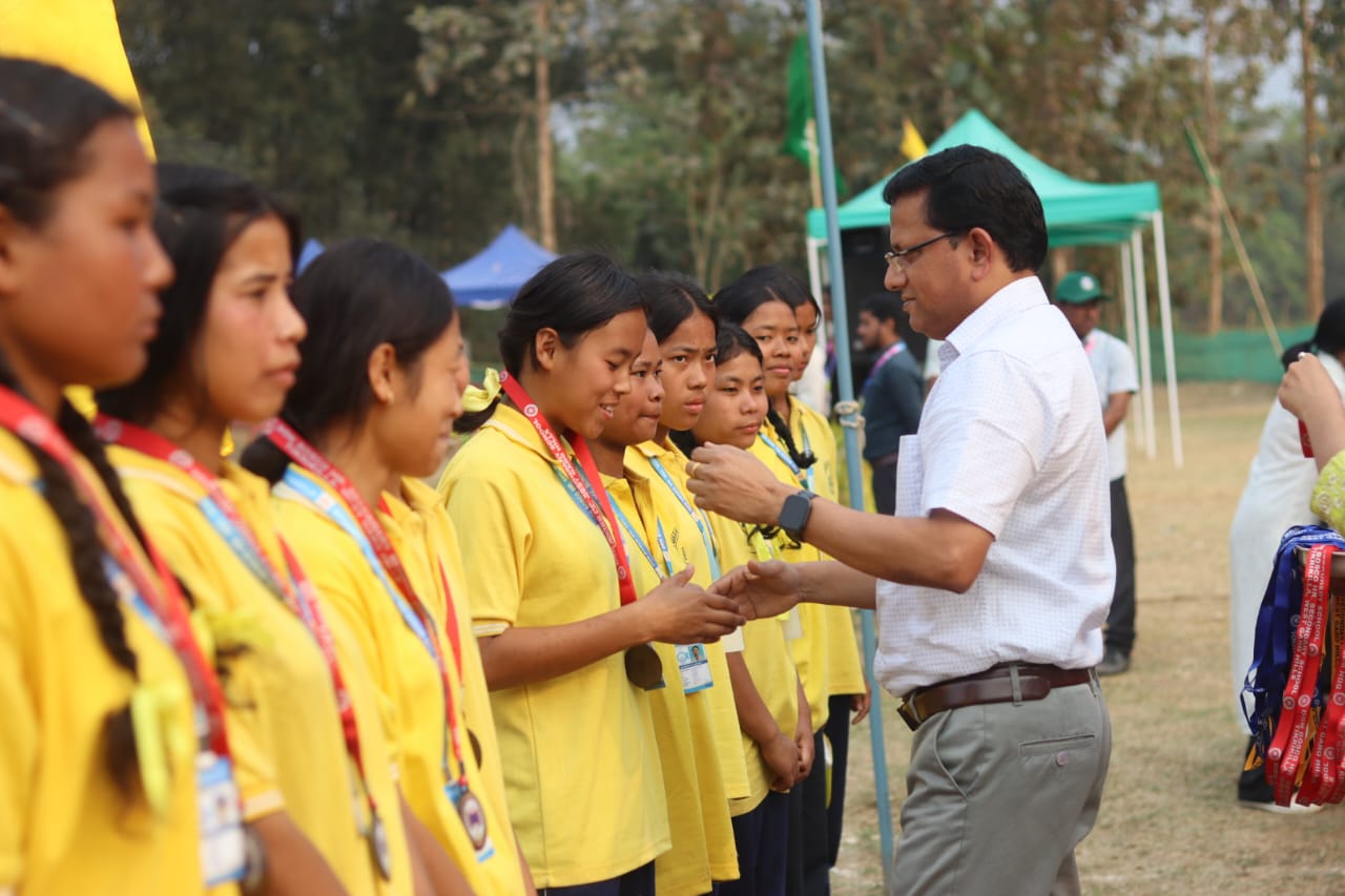 Principal honouring students